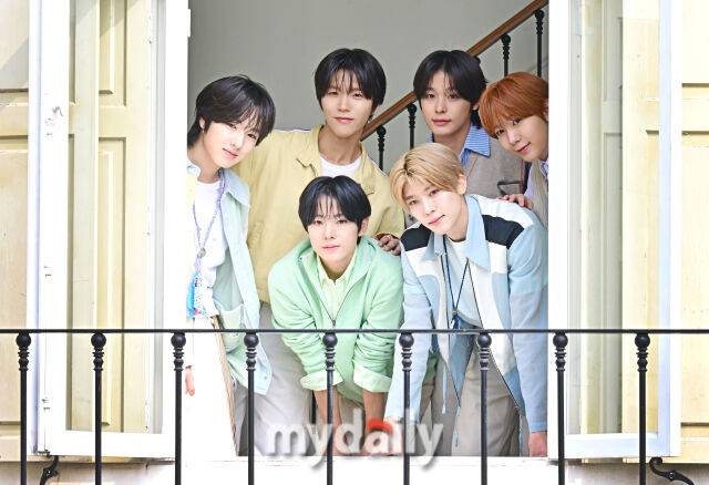 엔시티 위시(NCT WISH)가 10일 서울 이태원동 한 스튜디오에서 진행된 두 번째 미니앨범 'poppop(팝팝)' 인터뷰에서 포즈를 취하고 있다. / 한혁승 기자 hanfoto@mydaily.co.kr