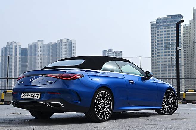 메르세데스-벤츠 CLE 450 4MATIC 카브리올레. 사진 김학수 기자