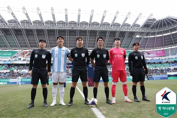 ▲ 올해도 대전 하나시티즌 주장을 맡아 수행 중인 이창근, 1위보다는 파이널A(1~6위) 진입을 우선하고 있다. ⓒ한국프로축구연맹