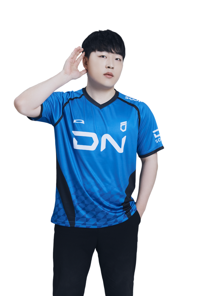 김승환은 15일 서울 잠실DN콜로세움에서 열린 2025 FSL 스프링 F조 승자전에서 이원주를 2-1로 이겼다. 사진 | 넥슨