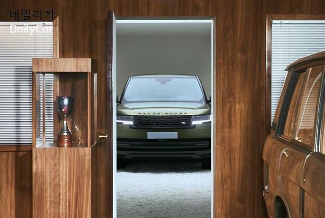 레인지로버, 밀라노 디자인 위크 (55년 역사 담은 설치 미술)