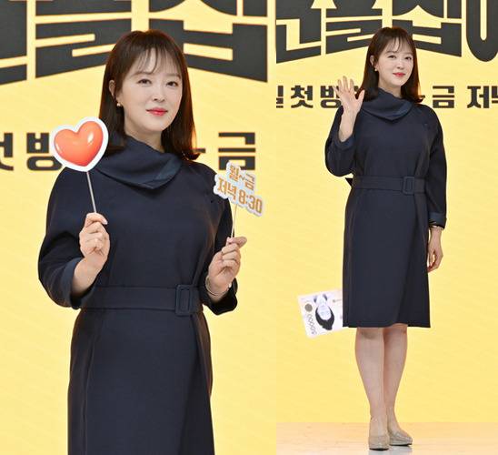 안연홍이 품격 있는 시크룩으로 제작발표회 현장을 빛냈다.사진=KBS 제공