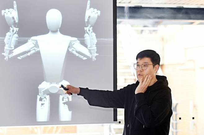 류중희 리얼월드 대표가 15일 서울시 강남구 리얼월드 본사에서 기자간담회를 열고 사업계획을 발표했다 /사진=리얼월드