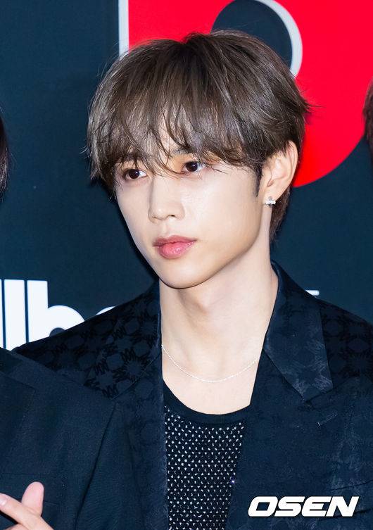 [OSEN=민경훈 기자] 27일 오후 서울 중구 서울 신라호텔 영빈관에서 'Billboard K POWER 100' 이벤트 포토월 행사가 진행됐다.&nbsp;이 행사는 빌보드 코리아의 공식 론칭을 기념하는 자리로, 한국 대중음악의 근 100년 역사를 기념하며 K-팝을 중심으로 한 한국 음악이 세계 음악 산업에 끼친 영향력을 조명하기 위해 마련됐다.더보이즈 선우가 포토타임을 갖고 있다. 2024.08.27 / rumi@osen.co.kr