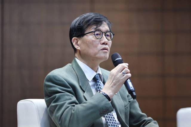 이창용 한국은행 총재가 3일 서울 은행회관에서 열린 ‘한국은행-한국금융연구원 공동 정책 컨퍼런스’ 특별 대담을 하고 있다.연합뉴스