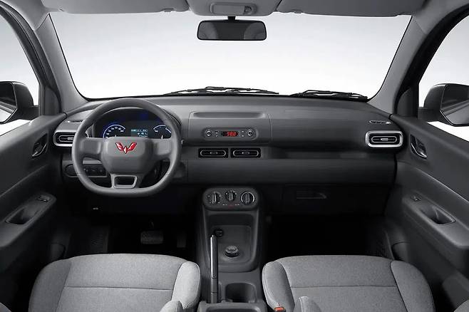 우링 홍광 EREV 실내