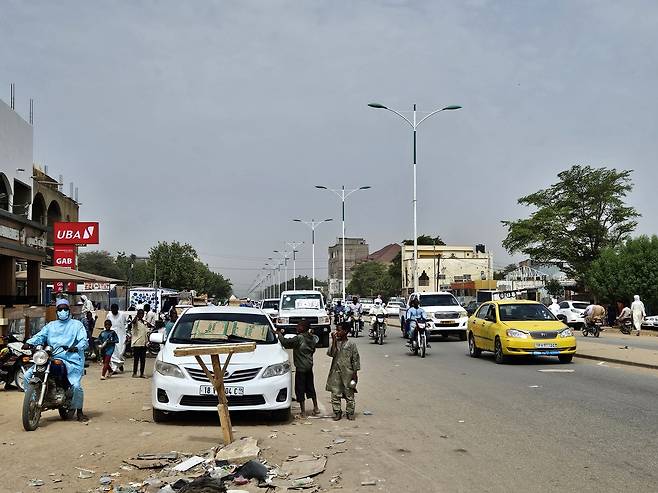 차드 수도 은자메나 거리 모습 (은자메나[차드]=연합뉴스) 성도현 기자 = 지난 3일(현지시간) 차드 수도 은자메나 거리의 모습. 2025.4.15 raphael@yna.co.kr