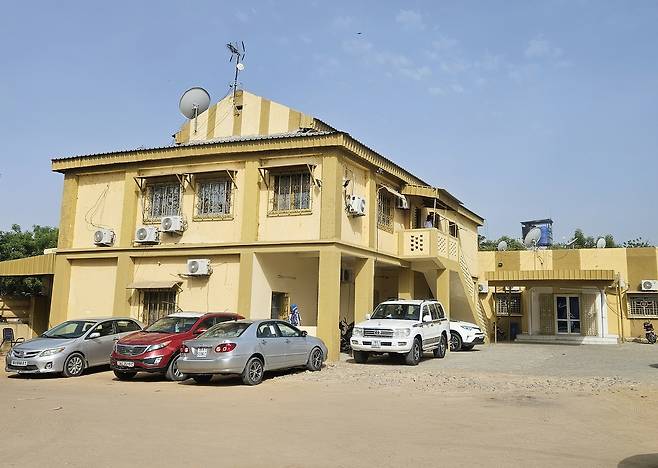 미디어 허가 담당하는 차드 정부 HAMA 사무실 전경 (은자메나[차드]=연합뉴스) 성도현 기자 = 지난 3일(현지시간) 차드 내 미디어 허가 절차를 담당하는 은자메나 HAMA 사무실 모습. 2025.4.15 raphael@yna.co.kr