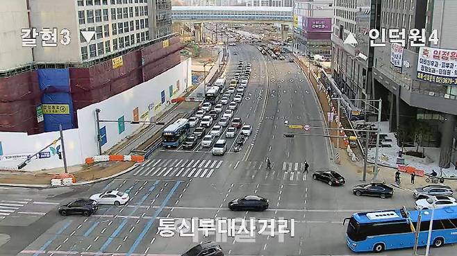 2차 개선대책까지 시행된 이후 과천대로 통신부대 사거리 모습.(사진=과천시)