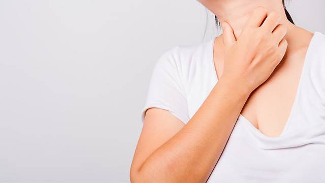 목이 간지러운 증상은 다양한 원인에 의해 나타날 수 있다｜출처: 게티이미지뱅크