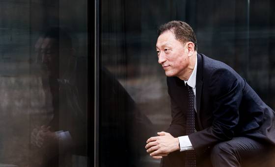 지난달 8일 서울 마포구 중앙일보 사무실에서 하동환 전 국가정보원 대공수사단장이 취재팀과 인터뷰하고 있다. 김경록 기자