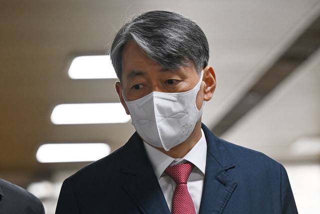 12·3 비상계엄과 관련해 재판에 넘겨진 조지호 경찰청장이 지난달 20일 서울 서초구 서울중앙지법에서 열린 1차 공판기일에 출석하고 있다. 윤웅 기자