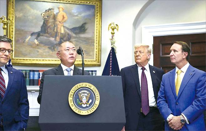 정의선 현대차 회장은 미국 관세 부과를 피해 미국 HMGMA(메타플랜트 아메리카)를 증설하는 등 대미 투자를 늘렸다. (AP=연합뉴스)