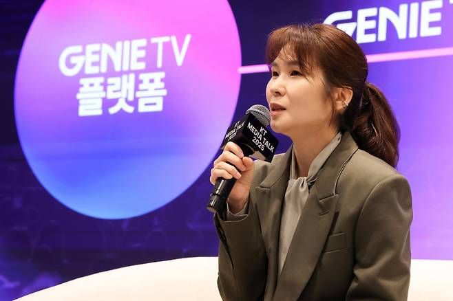 김채희 KT 미디어부문장(전무)이 'KT그룹 미디어토크'에서 'KT 미디어 뉴웨이'에 대해 설명하고 있다. /사진=KT