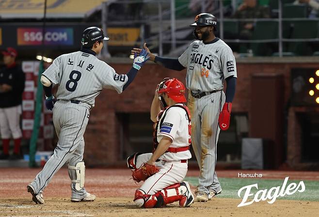 ▲ 장타력을 앞세워 SSG 마운드를 무너뜨리고 위닝시리즈를 확정한 한화 이글스 ⓒ한화이글스