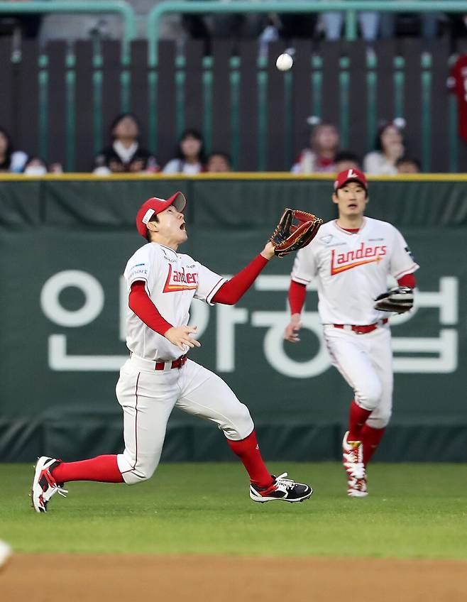 ▲ 공수 모두에서 맹활약했지만 팀 패배로 빛이 바랜 박성한 ⓒSSG랜더스