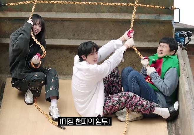 "리스펙!" 방탄소년단 진·기안84·지예은 넷플릭스 1위 '대환장 기안장' 삼남매, '달려라 석진'서 재회