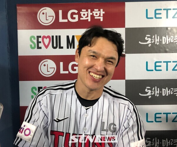 경기 후 취재진과의 인터뷰에서 미소를 짓는 LG 트윈스 포수 박동원. 잠실=사진┃이형주 기자