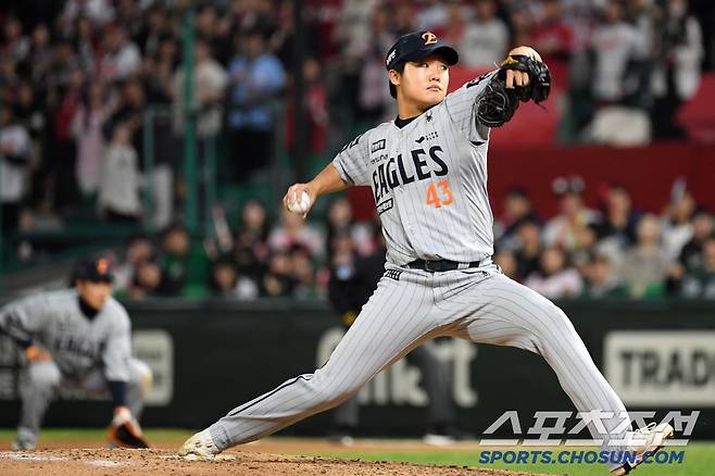 17일 인천 SSG랜더스필드에서 열린 SSG 랜더스와 한화 이글스의 경기. 한화 정우주가 역투하고 있다. 인천=박재만 기자 pjm@sportschosun.com/2025.04.17/