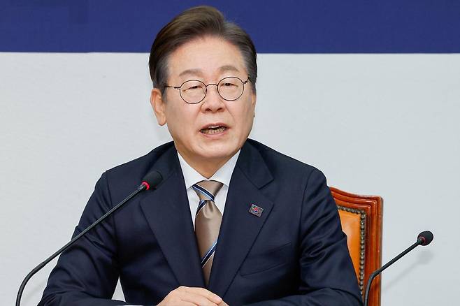 이재명 더불어민주당 대선 경선 후보가 16일 서울 여의도 국회에서 열린 공명선거 실천 서약식에서 인사말을 하고 있다. 2025.4.16/뉴스1