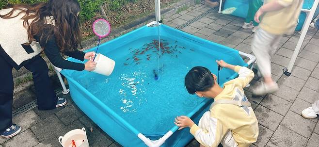 KakaoTalk_20250417_203726238_07.jpg 동네 아파트단지에서 야시장 열렸네요