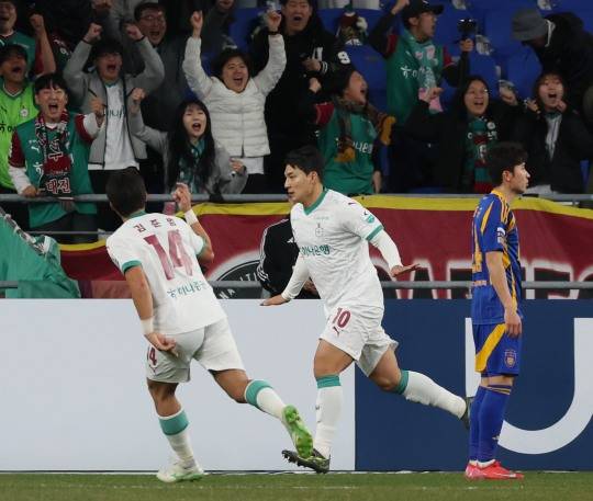 울산 상대로 골 넣은 주민규. 사진[연합뉴스]