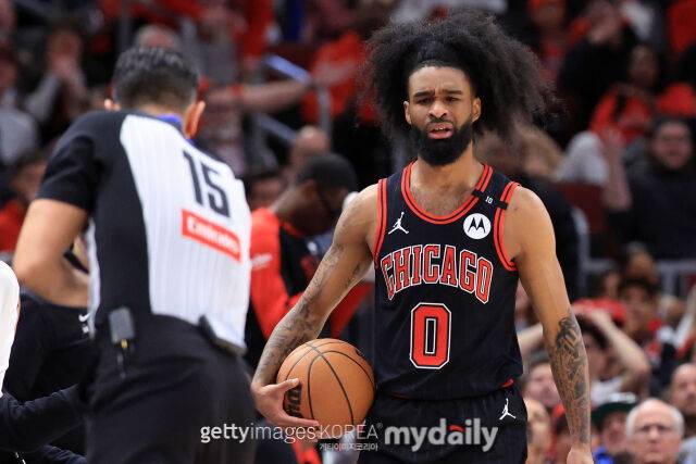 경기가 풀리지 않자 실망스러운 표정을 짓는 화이트. /게티이미지코리아