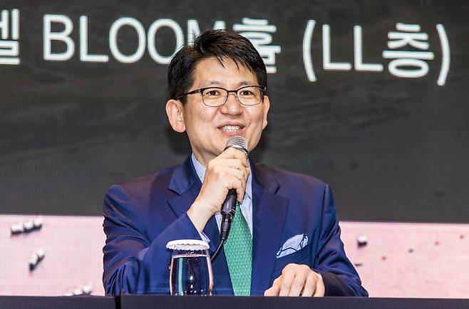 2020년 2월20일 강성부 KCGI 대표가 서울 영등포구 여의도 글래드호텔에서 열린 '한진그룹 정상화를 위한 주주연합 기자간담회'에서 취재진의 질문에 답하고 있다. ⓒ시사저널 최준필
