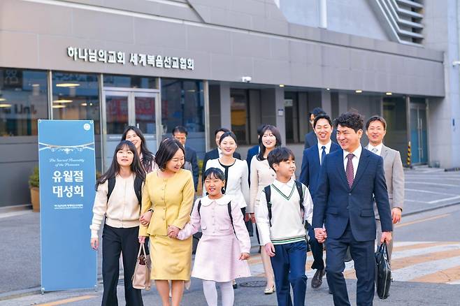 유월절 대성회에 참여하는 하나님의 교회 신자들.