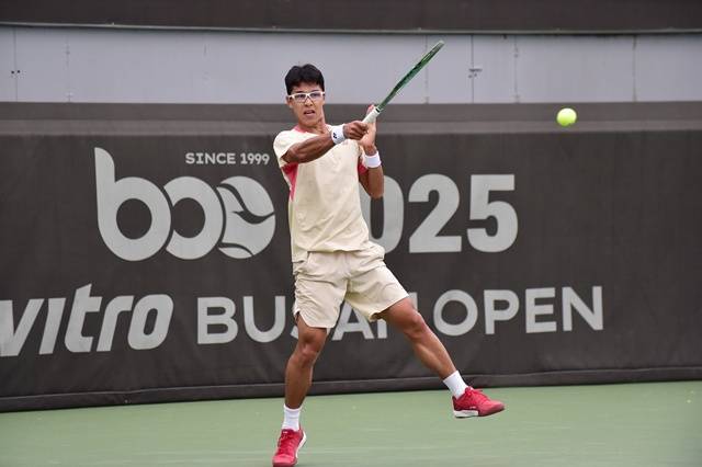 경기에 집중하는 정현. /사진=부산오픈챌린저조직위원회 제공