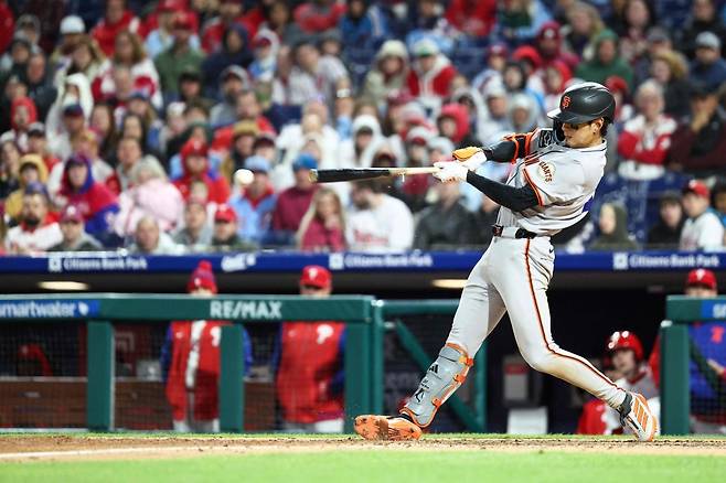 샌프란시스코 자이언츠 외야수 이정후가 활약을 펼치고 있는 가운데, 미국 경제 전문지 포브스가 16일 이정후의 활약상에 관한 내용을 담은 글을 게재했다. 매체는 이정후의 지난해, 올해 성적과 선수의 주요 특징 등을 소개했다. AFP 연합뉴스