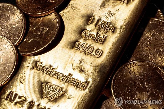 1㎏ 골드바와 골드 코인 [AFP 연합뉴스 자료사진. 재판매 및 DB 금지]