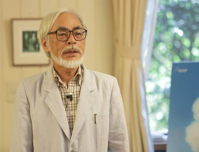 애니메이션 거장 미야자키 하야오 감독 (도쿄<일본>=연합뉴스) 일본의 애니메이션 거장 미야자키 하야오 감독이 지난 2013년 7월 26일 일본 도쿄도 고가네이시 니바리키에 있는 그의 작업실에서 한국 기자들과 간담회를 가졌다. 2025.4.17. [사진 지브리 스튜디오 제공]