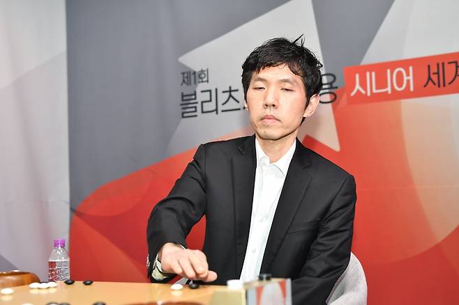 이창호 9단이 블리츠자산운용 시니어 세계바둑대회에서 초대 우승을 차지했다. [한국기원 제공. 재판매 및 DB 금지]