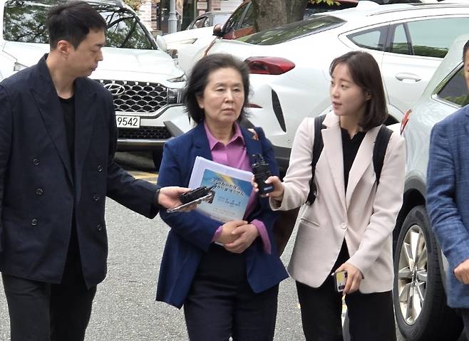 법원 출석하는 국민의힘 김영선 전 의원 [촬영 이준영]