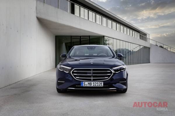 메르세데스-벤츠 E350e 4MATIC 위드 EQ 하이브리드 테크놀로지