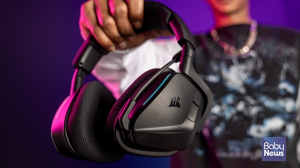 커세어 보이드 v2 무선 게이밍 헤드셋. ⓒ커세어