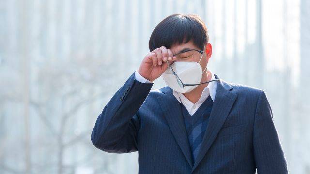 미세먼지는 뇌혈관 염증과 혈류 장애를 유발한다 | 출처: 클립아트코리아