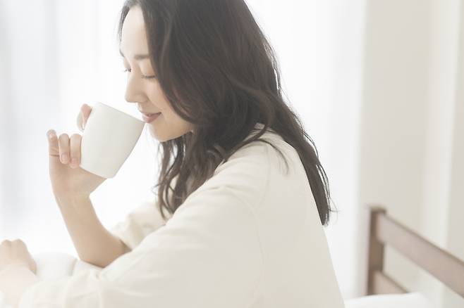 기상 후 아침시간 마시는 커피는 우리 몸에 어떤 영향을 끼치게 될까? [사진=게티이미지뱅크]