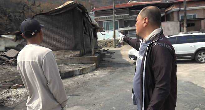 인도네시아 선원 안토 씨와 함께 주민들을 구한 어촌계장 유명신 씨(56) 영덕=박태근 기자 ptk@donga.com