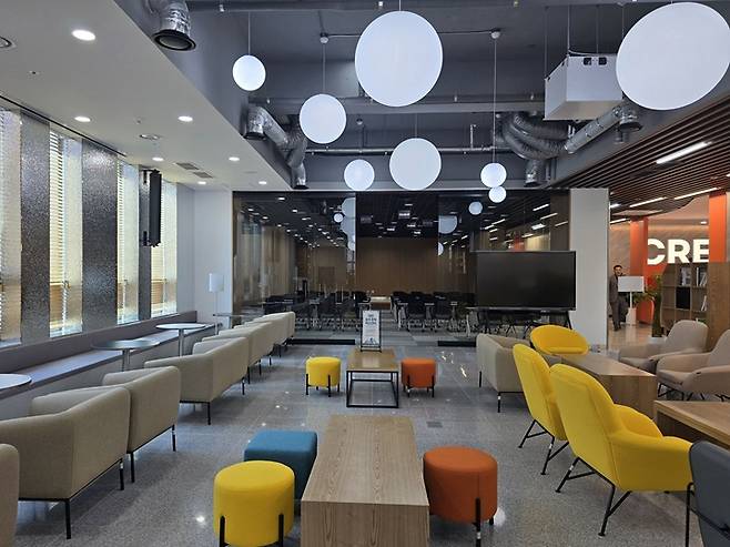 스타트업 관련 행사를 개최할 수 있는 이벤트홀.