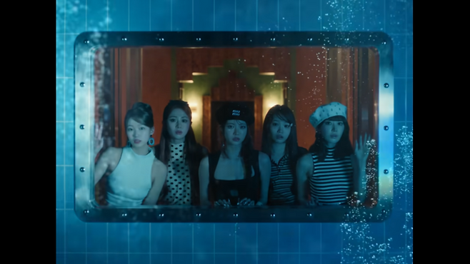 르세라핌이 지난달 구글의 생성형 인공지능(AI) 제미나이를 활용한 신곡 ‘컴 오버(Come Over)’ 뮤직비디오를 공개했다. [사진 = 하이브 유튜브 갈무리]