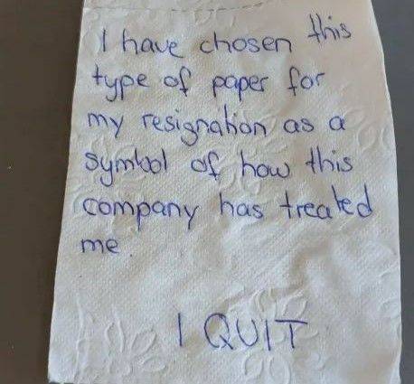 화장지 한 칸에 작성된 퇴직 사유가 해외에서 화제다. /사진= 타임스오브인디아 갈무리