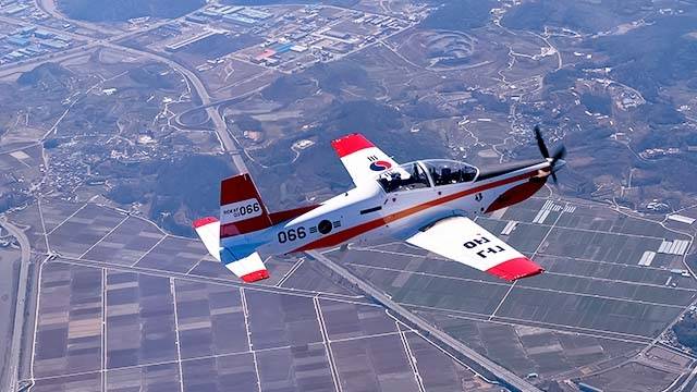 공군 KT-1 공중통제공격기 비행 모습. 한국항공우주사업 제공