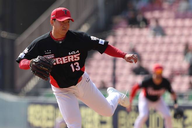 ▲ 시즌 두 차례 등판에서 평균자책점 24.00의 부진을 겪은 윤영철 ⓒKIA타이거즈