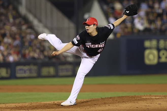 ▲ 만약 윤영철이 선발 로테이션에서 빠져 조정의 시간을 갖는다면 황동하가 대안이 될 수 있다 ⓒKIA타이거즈