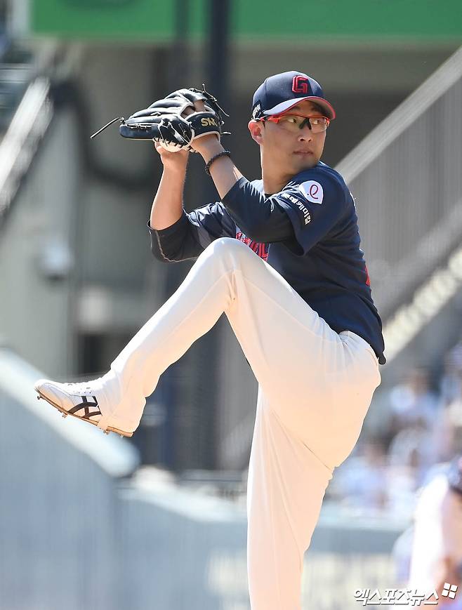 롯데 자이언츠 박세웅이 경기에 선발 등판해 역투하고 있다. 엑스포츠뉴스 DB