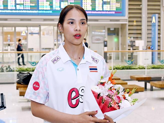 태국 여자올스타팀 주축인 타나차의 인천공항 입국 장면 [한국배구연맹 제공. 재판매 및 DB 금지]