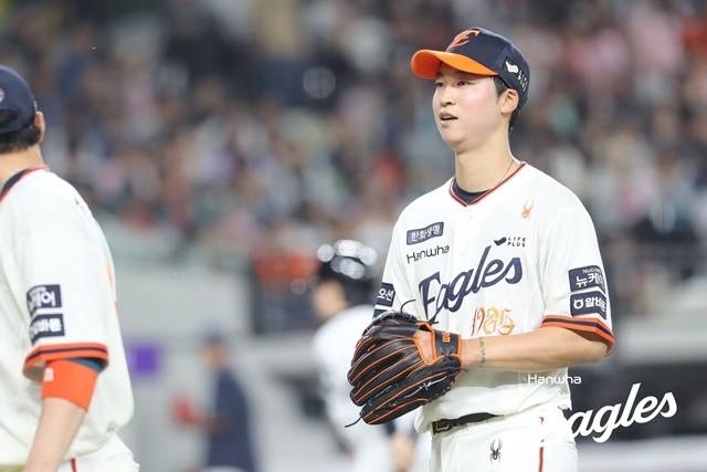 18일 NC 다이노스와 경기에서 시즌 첫 승을 따낸 한화 이글스 엄상백