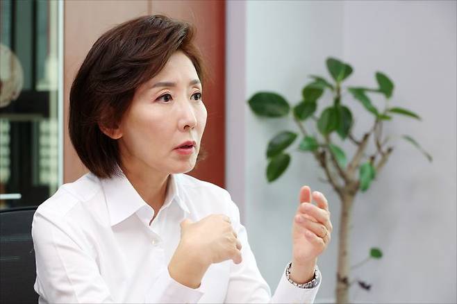 21대 대선 출마에 나선 나경원 국민의힘 대선 경선 후보가 18일 오후 의원회관에서 데일리안과 인터뷰를 하고 있다. ⓒ데일리안 홍금표 기자